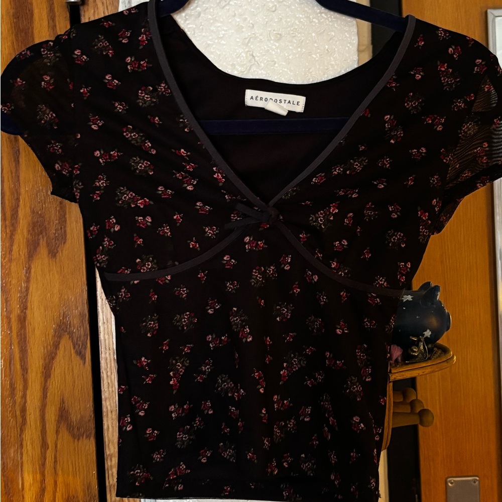 Aeropostale Black and Pink Floral Crop Top